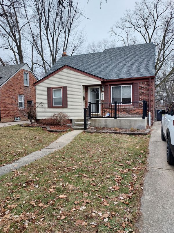 property at 3014 N Vermont Ave