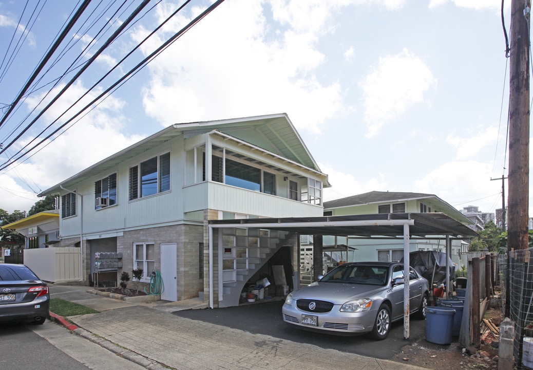 819 Isenberg St in Honolulu, HI - Foto de edificio