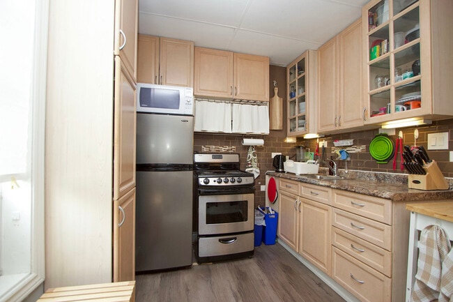 property at 356 Ritson Rd S