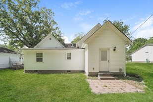 205 Marion St in Clover, SC - Building Photo