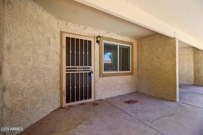 2220 W Dora St in Mesa, AZ - Building Photo - Building Photo