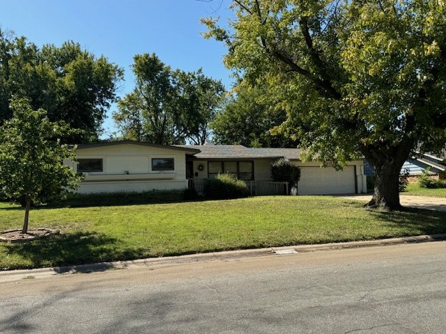 9315 W 9th St N in Wichita, KS - Building Photo