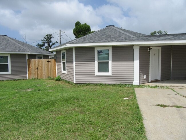 1302 Grace Ave in Panama City, FL - Building Photo - Building Photo