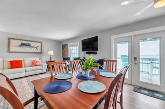 5260 Coquina Key Dr SE, Unit c in St. Petersburg, FL - Foto de edificio - Building Photo