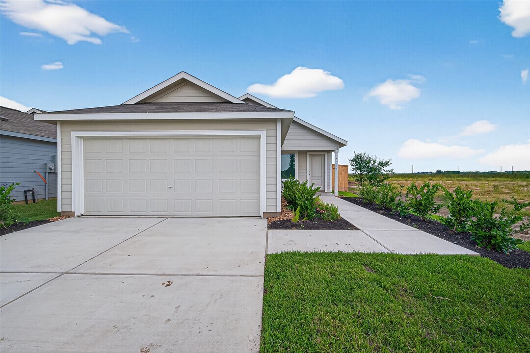 5211 Esperanza in Richmond, TX - Building Photo