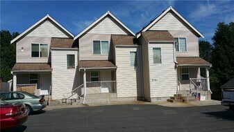 5786 Portal Way in Ferndale, WA - Building Photo