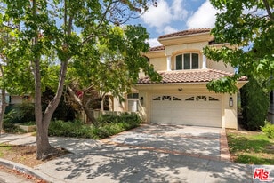 10515 Oaklawn Rd in Los Angeles, CA - Building Photo