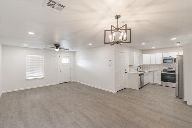 533 Parkhill Cir in Newcastle, OK - Building Photo - Building Photo