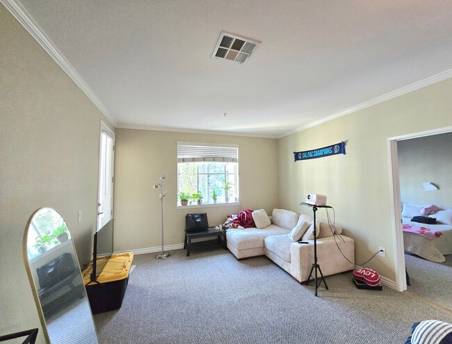 2225 Scholarship in Irvine, CA - Foto de edificio - Building Photo