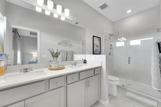 6112 Rancho Ln in Greenacres, FL - Foto de edificio - Building Photo