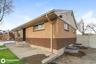 1223 Lipan Dr in Denver, CO - Building Photo - Building Photo