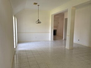 15803 Mission Estates Ct in Houston, TX - Building Photo - Building Photo