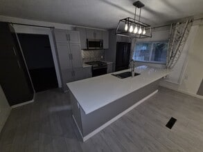 3349 Gordon Dr in Kelowna, BC - Building Photo - Building Photo