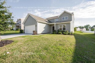 12915 Longstraw Rd in Charlotte, NC - Building Photo