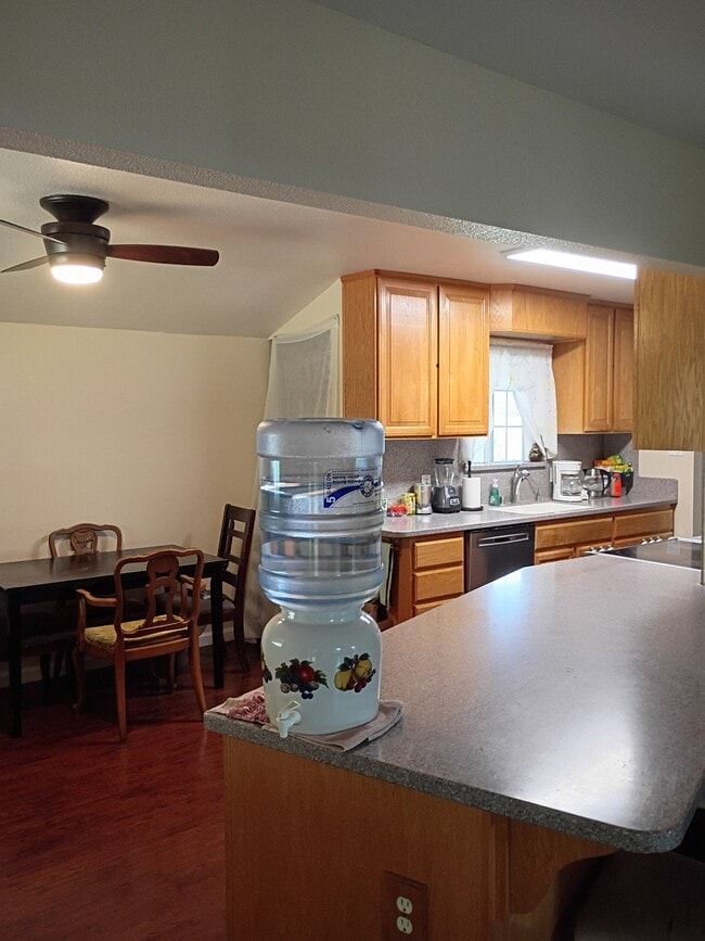 10512 Glenview Way in Rancho Cordova, CA - Building Photo - Building Photo