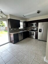 718 Spence Cir in Virginia Beach, VA - Building Photo - Building Photo