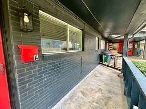 5408 Sunshine Dr in Austin, TX - Building Photo - Building Photo