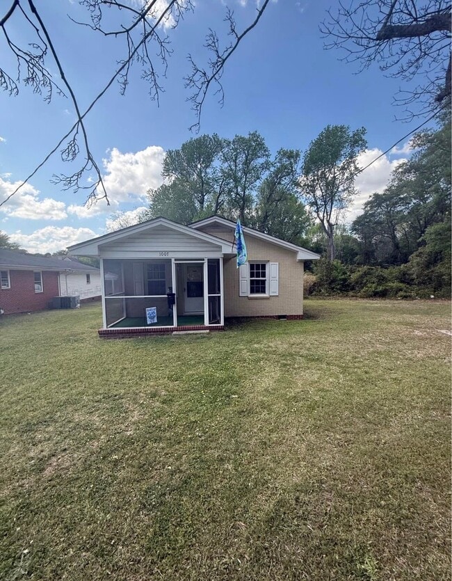 property at 1007 N Virginia St