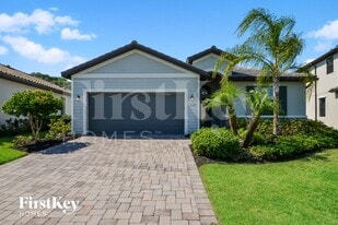 11327 Sweetgrass Dr in Bradenton, FL - Building Photo