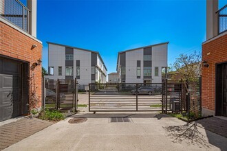 9644 Riddlewood Ln in Houston, TX - Building Photo - Building Photo