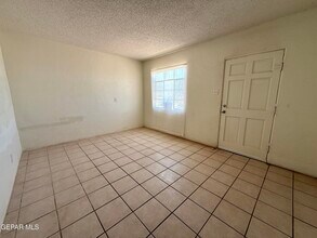 5901 Trowbridge Dr in El Paso, TX - Building Photo - Building Photo