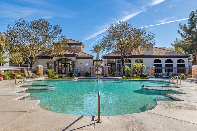 The Villas At Camelback Crossing
