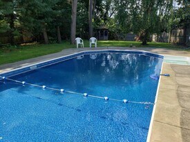 261 Upper Ferry Rd in Ewing Township, NJ - Building Photo