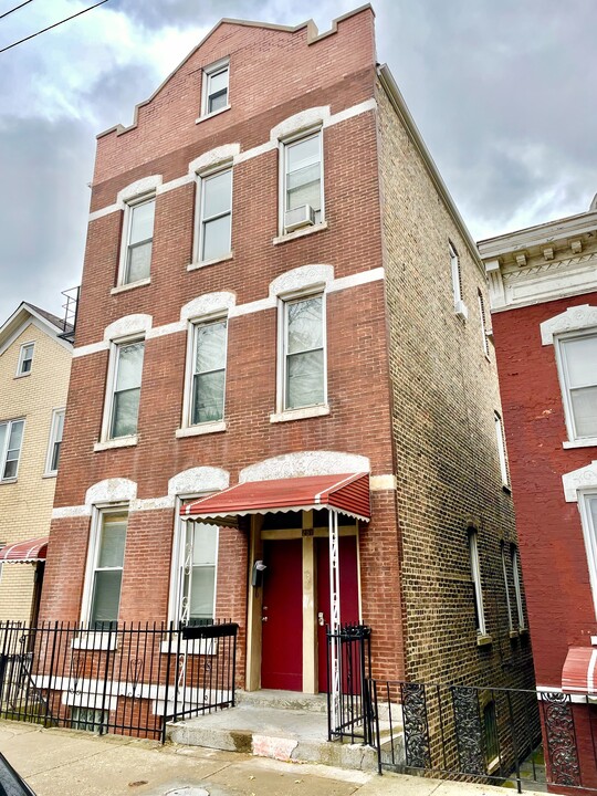 251 W 25th Pl in Chicago, IL - Building Photo