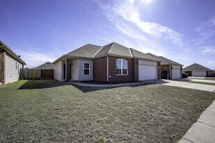 5924 SE 66th St in Oklahoma City, OK - Building Photo