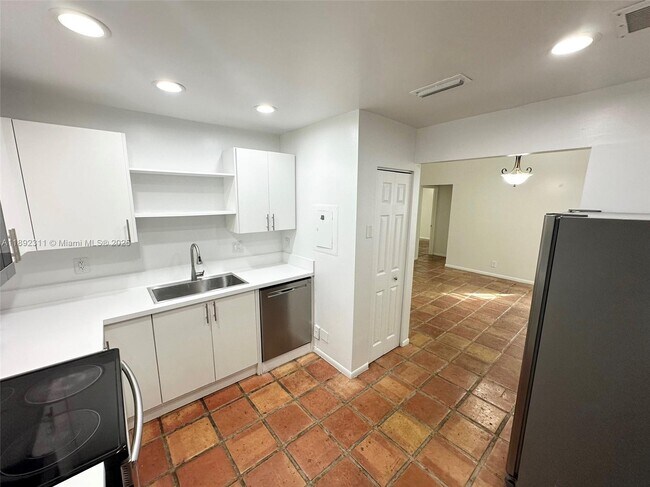 10521 Mahogany Key Cir in Miami, FL - Foto de edificio - Building Photo