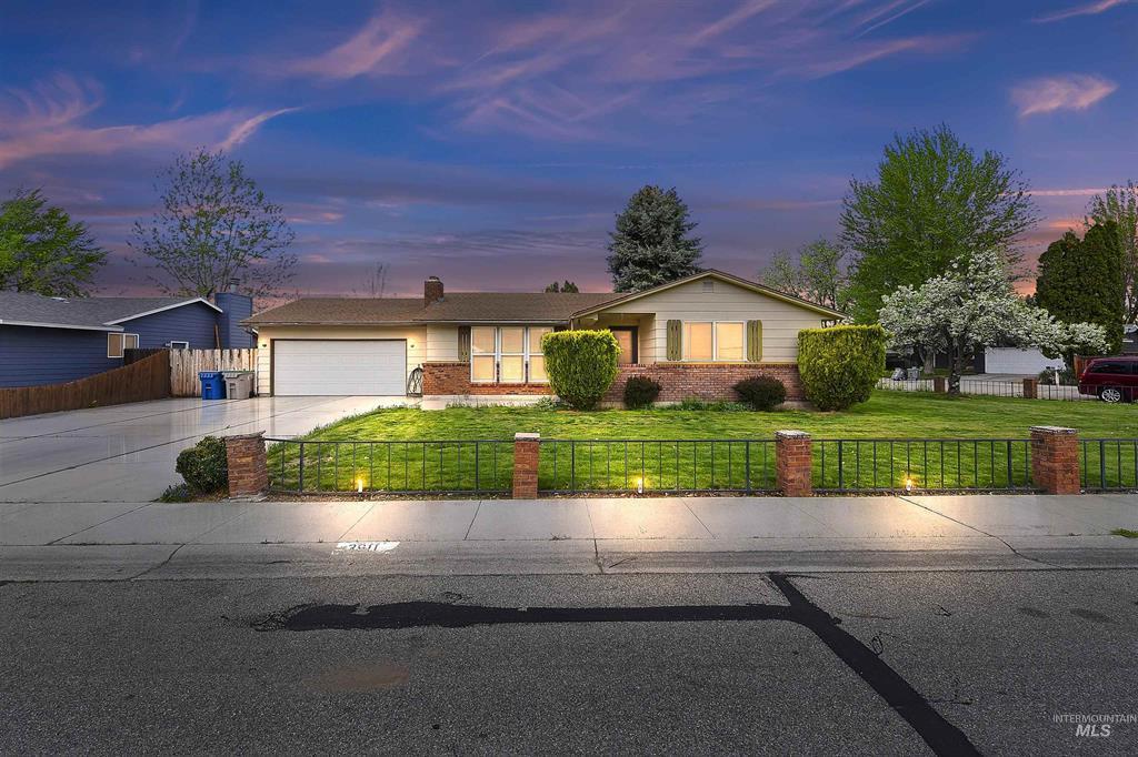 3911 S Minuteman Way in Boise, ID - Building Photo