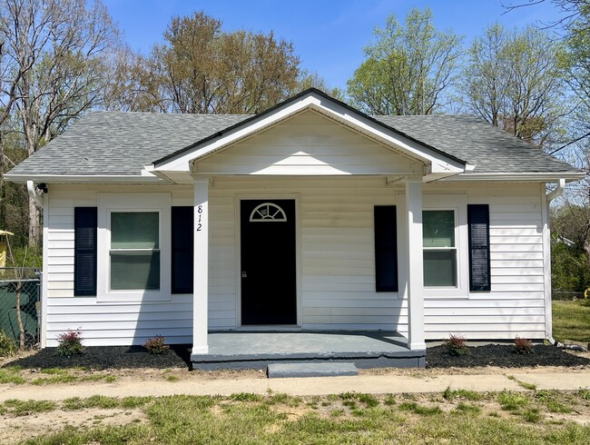property at 812 Evening Shade Ln