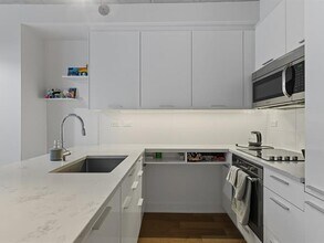 1000 Rue Ottawa in Montréal, QC - Building Photo - Building Photo