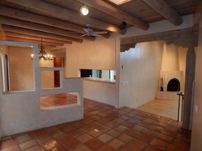 1005 Calle Dorthia in Santa Fe, NM - Building Photo - Building Photo
