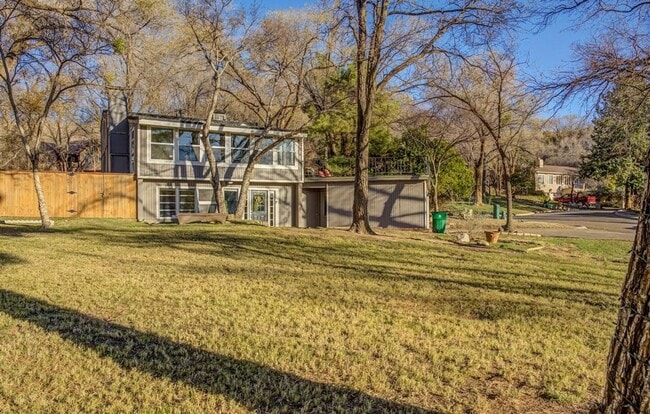58 E Lakeshore Dr in Ransom Canyon, TX - Building Photo - Building Photo