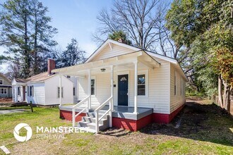 2208 Camp Greene St in Charlotte, NC - Building Photo - Building Photo