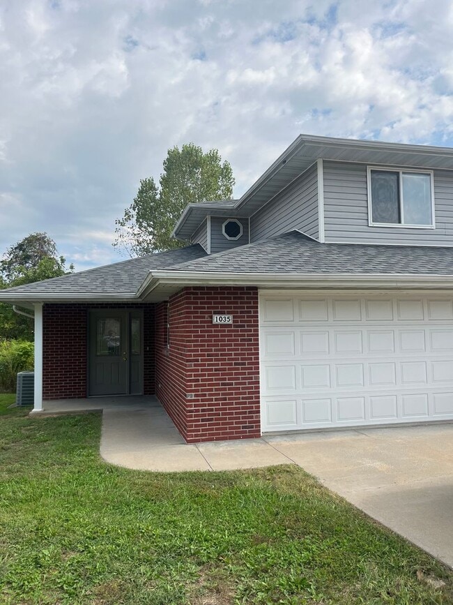 property at 1035-1037 Emily Lane