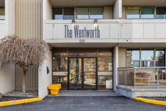 Wentworth Arms in Ottawa, ON - Building Photo - Building Photo