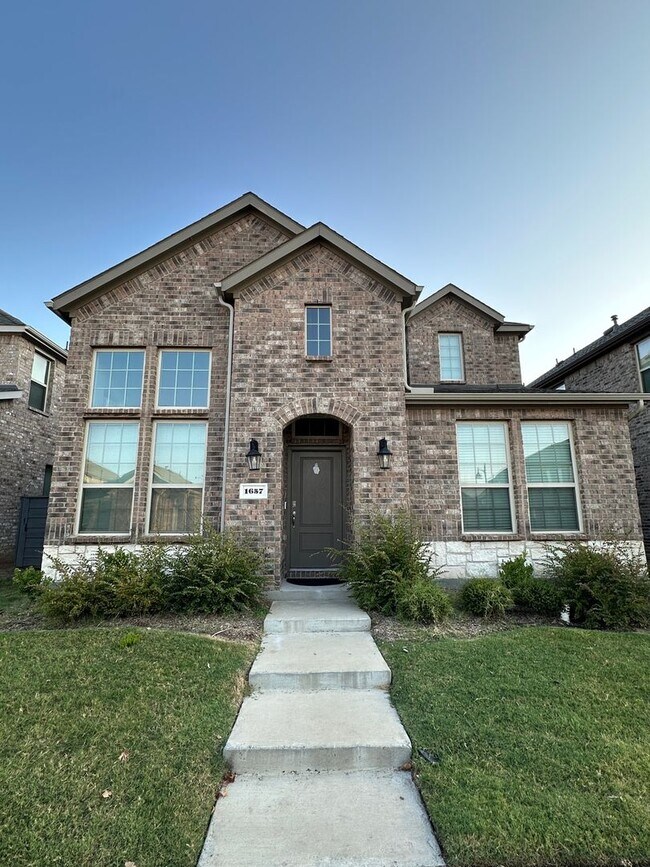 property at 1657 Blakely Pl