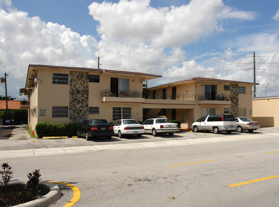 50 W 4th St in Hialeah, FL - Building Photo