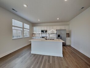 212 Deanscroft Dr in Pickerington, OH - Building Photo - Building Photo