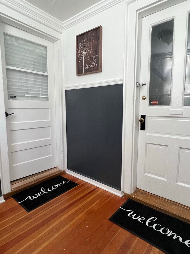 53 1st St, Unit 1 in Cohoes, NY - Foto de edificio - Building Photo