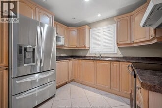 11056 Firgrove Dr in Windsor, ON - Building Photo - Building Photo