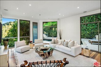 3685 Mandeville Canyon Rd in Los Angeles, CA - Building Photo - Building Photo