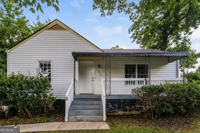 property at 1255 Skyhaven Rd SE