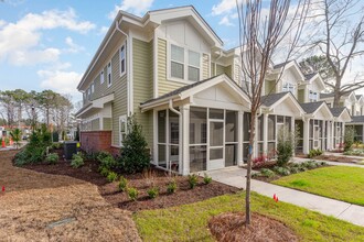 Barclay Place Apartments in Wilmington, NC - Building Photo - Building Photo