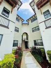 10620 NW 88th St in Doral, FL - Building Photo - Building Photo