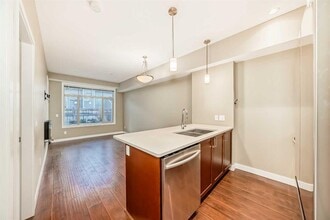 28 Auburn Bay Link SE in Calgary, AB - Building Photo - Building Photo