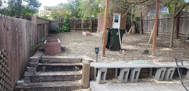 2150 Pomona Ave in Martinez, CA - Building Photo - Building Photo