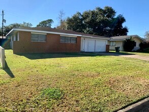 3901 Drexel Ave in Port Arthur, TX - Foto de edificio - Building Photo